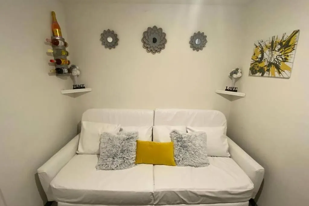 Cute And Cozy Ez Home Portmore